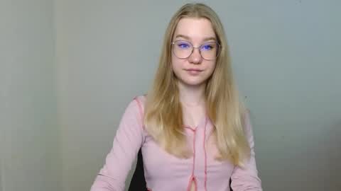 Abby Lovense is active online show from March 28, 2026, 8:03 am