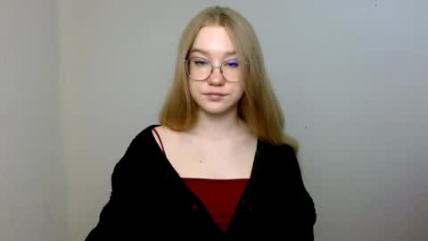 Abby Lovense is active online show from April 26, 2026, 11:19 am