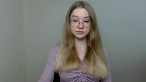 Snapshot of abbymoore__ chatting on May 7, 2026, 11:26 am Abby Lovense is active online show from May 7, 2026, 11:26 am