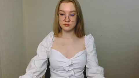 Snapshot of abbymoore__ chatting on June 20, 2026, 10:18 am Abby Lovense is active online show from June 20, 2026, 10:18 am