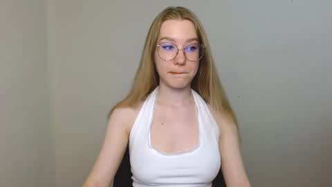 Snapshot of abbymoore__ chatting on July 5, 2026, 9:05 am Abby Lovense is active online show from July 5, 2026, 9:05 am