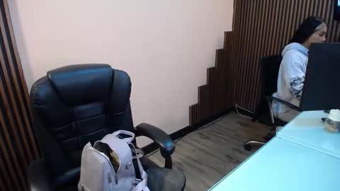 Abby Stones online show from December 18, 2025, 11:16 am