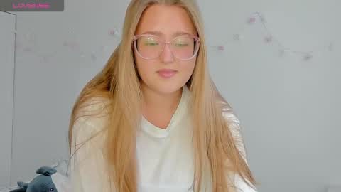 Snapshot of abbywyte chatting on September 20, 2025, 1:45 pm Abby Stream at Sat Sun Mon Fri online show from September 20, 2025, 1:45 pm