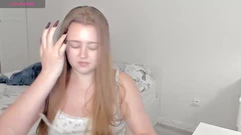 Snapshot of abbywyte chatting on December 21, 2025, 3:19 pm Abby Stream at Sat Sun Mon Fri online show from December 21, 2025, 3:19 pm