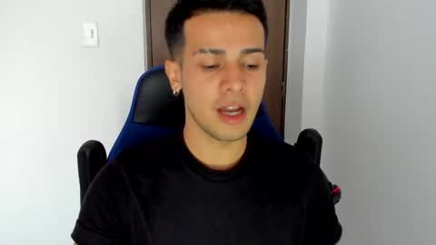 Independence model AbelAsburgo online show from February 20, 2025, 10:48 pm