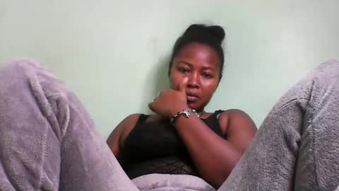 abella677022 online show from March 11, 2026, 6:25 pm