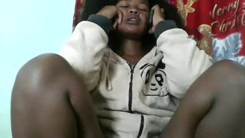abella677022 online show from May 6, 2026, 5:14 am