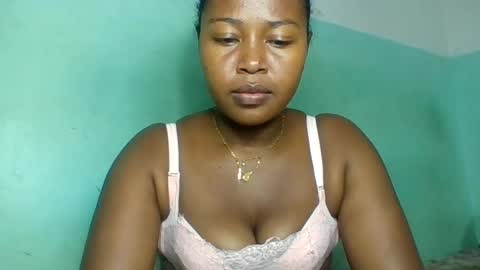 abella677022 online show from June 14, 2026, 4:09 pm