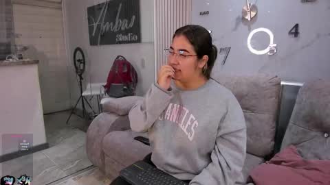 Snapshot of abella_as chatting on January 9, 2026, 12:08 pm Abella online show from January 9, 2026, 12:08 pm