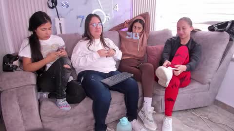 abella_as_ online show from March 9, 2026, 1:59 pm