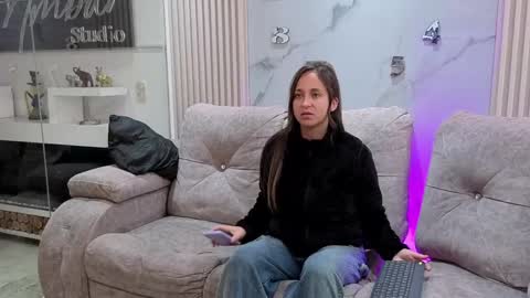 abella_as_ online show from April 25, 2026, 1:41 pm