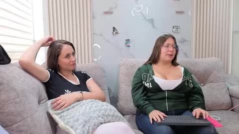 abella_as_ online show from May 4, 2026, 3:19 pm