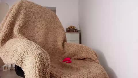 Mermaid online show from January 14, 2025, 8:37 pm