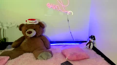 Snapshot of abellaconnor chatting on December 27, 2024, 9:32 pm Abella and Kendra online show from December 27, 2024, 9:32 pm