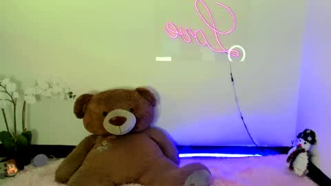 Snapshot of abellaconnor chatting on January 4, 2025, 10:13 pm Abella and Kendra online show from January 4, 2025, 10:13 pm