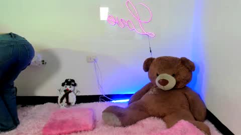 Snapshot of abellaconnor chatting on January 5, 2025, 10:08 pm Abella and Kendra online show from January 5, 2025, 10:08 pm