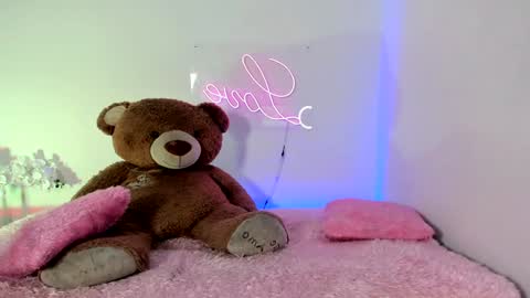 Snapshot of abellaconnor chatting on February 3, 2025, 11:26 pm Abella and Kendra online show from February 3, 2025, 11:26 pm