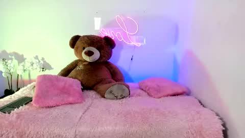 Snapshot of abellaconnor chatting on February 11, 2025, 8:42 pm Abella and Kendra online show from February 11, 2025, 8:42 pm