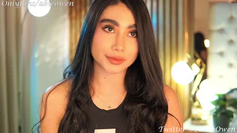 abie_owen online show from February 2, 2025, 7:25 pm