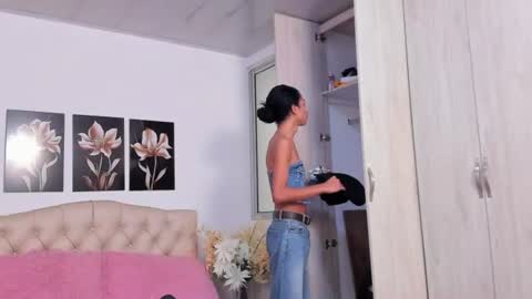 Snapshot of abigail_f00x chatting on July 12, 2026, 1:24 pm Abigail online show from July 12, 2026, 1:24 pm