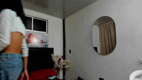Snapshot of abigail_f00x chatting on July 20, 2026, 12:51 pm Abigail online show from July 20, 2026, 12:51 pm