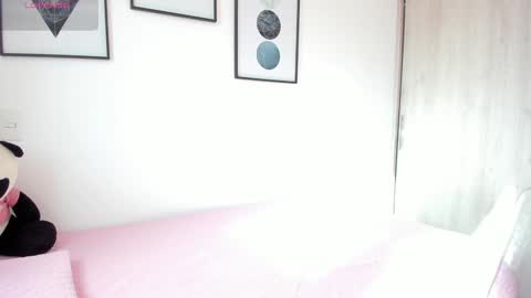 Snapshot of abigail_w chatting on December 18, 2024, 1:02 pm abigail online show from December 18, 2024, 1:02 pm