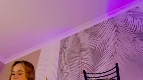 abigailforl online show from April 3, 2026, 5:27 am