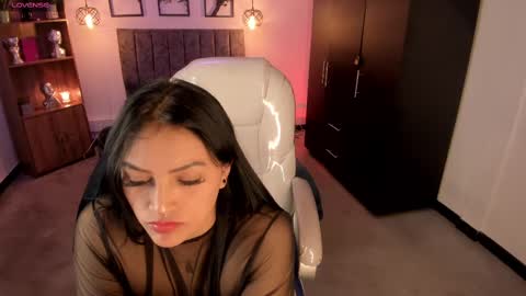 Snapshot of abiigaiil_ chatting on February 24, 2025, 8:14 pm Abigail online show from February 24, 2025, 8:14 pm