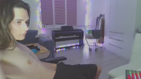 hi  cum in pvt noi extra tip online show from February 6, 2025, 2:48 pm