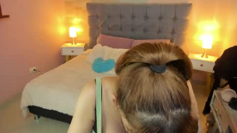 Snapshot of abril_777 chatting on June 6, 2026, 11:20 pm Abril 777 online show from June 6, 2026, 11:20 pm