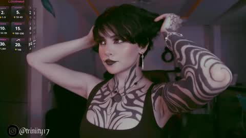 Snapshot of abril__colen chatting on December 19, 2025, 10:28 pm April online show from December 19, 2025, 10:28 pm