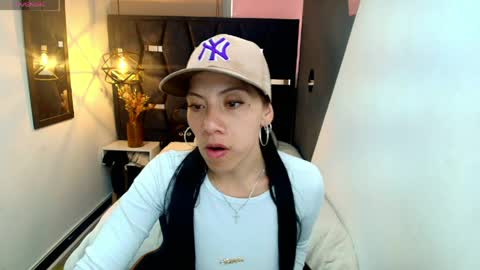 Snapshot of abril_fox__ chatting on May 7, 2026, 8:47 pm Abril Fox online show from May 7, 2026, 8:47 pm