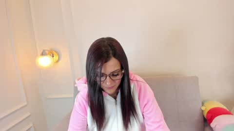 Abril jones online show from February 7, 2025, 4:27 am