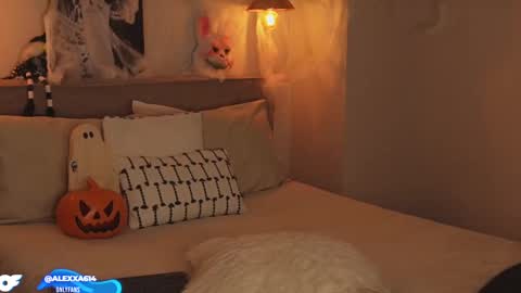 Snapshot of abril_w18 chatting on October 16, 2025, 1:17 am My name is Alexa. Please say hello I like to chat with you. If you have requests please use tip online show from October 16, 2025, 1:17 am