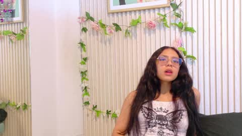 abrilmirren online show from April 1, 2026, 12:17 pm