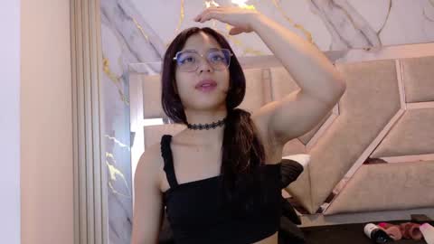 abrilmirren online show from April 27, 2026, 11:19 am