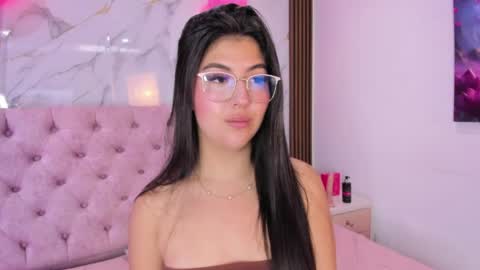 Abril online show from April 22, 2026, 11:45 am