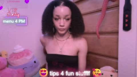 Snapshot of abruisedpeach chatting on June 18, 2026, 2:45 am Peach online show from June 18, 2026, 2:45 am