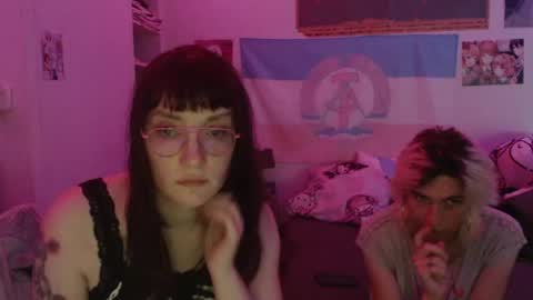 Snapshot of absintiliak chatting on May 20, 2026, 6:36 pm absintiliak online show from May 20, 2026, 6:36 pm
