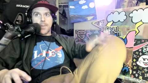 Snapshot of aceshadowz chatting on December 5, 2025, 8:34 am Mike online show from December 5, 2025, 8:34 am