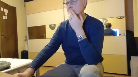 Snapshot of ach471 chatting on December 1, 2024, 4:51 pm ach471 online show from December 1, 2024, 4:51 pm