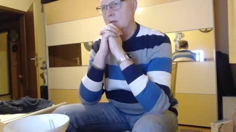 Snapshot of ach471 chatting on December 27, 2024, 6:20 pm ach471 online show from December 27, 2024, 6:20 pm