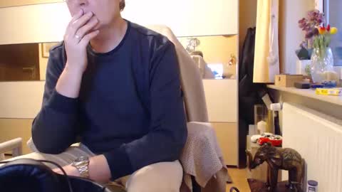 Snapshot of ach471 chatting on November 14, 2025, 7:29 am ach471 online show from November 14, 2025, 7:29 am