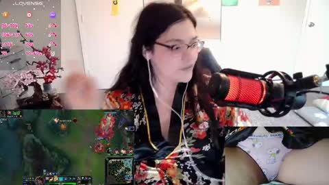 Snapshot of achubbygummy chatting on April 25, 2026, 10:18 pm AChubbyGummy online show from April 25, 2026, 10:18 pm