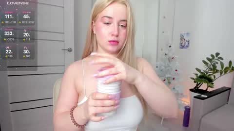 Anna FANSLY yesacid online show from January 13, 2026, 4:07 am