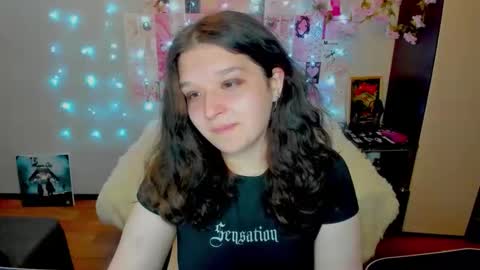 Snapshot of acid_kate chatting on June 5, 2026, 11:32 pm Kate online show from June 5, 2026, 11:32 pm