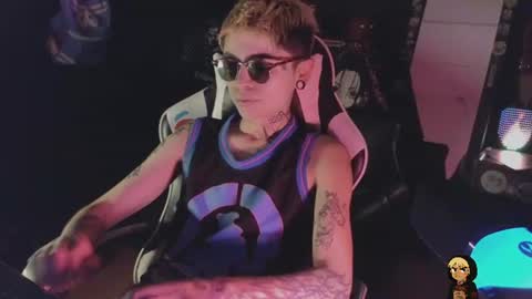 Snapshot of acidmilo chatting on June 15, 2026, 2:14 am Acid Milo online show from June 15, 2026, 2:14 am