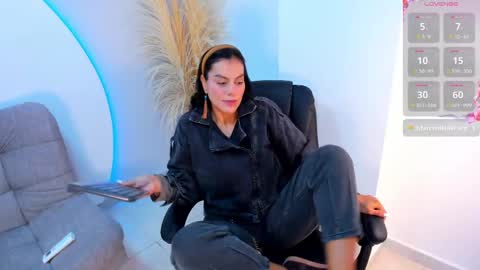 Snapshot of ada_monroe10 chatting on September 19, 2025, 1:45 pm online show from September 19, 2025, 1:45 pm