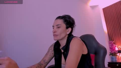 ada oconnor x   ..flaca..bella online show from November 24, 2025, 5:23 pm