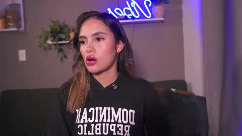 Snapshot of adahara_miller chatting on November 19, 2025, 2:44 am Adahara online show from November 19, 2025, 2:44 am